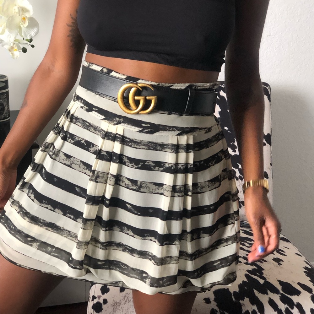GAP silk feel black and white contrast skirt.